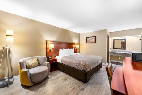 Hotels With Smoking Rooms in Texarkana, AR