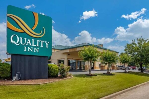 Hotels With Smoking Rooms in Opelika, AL